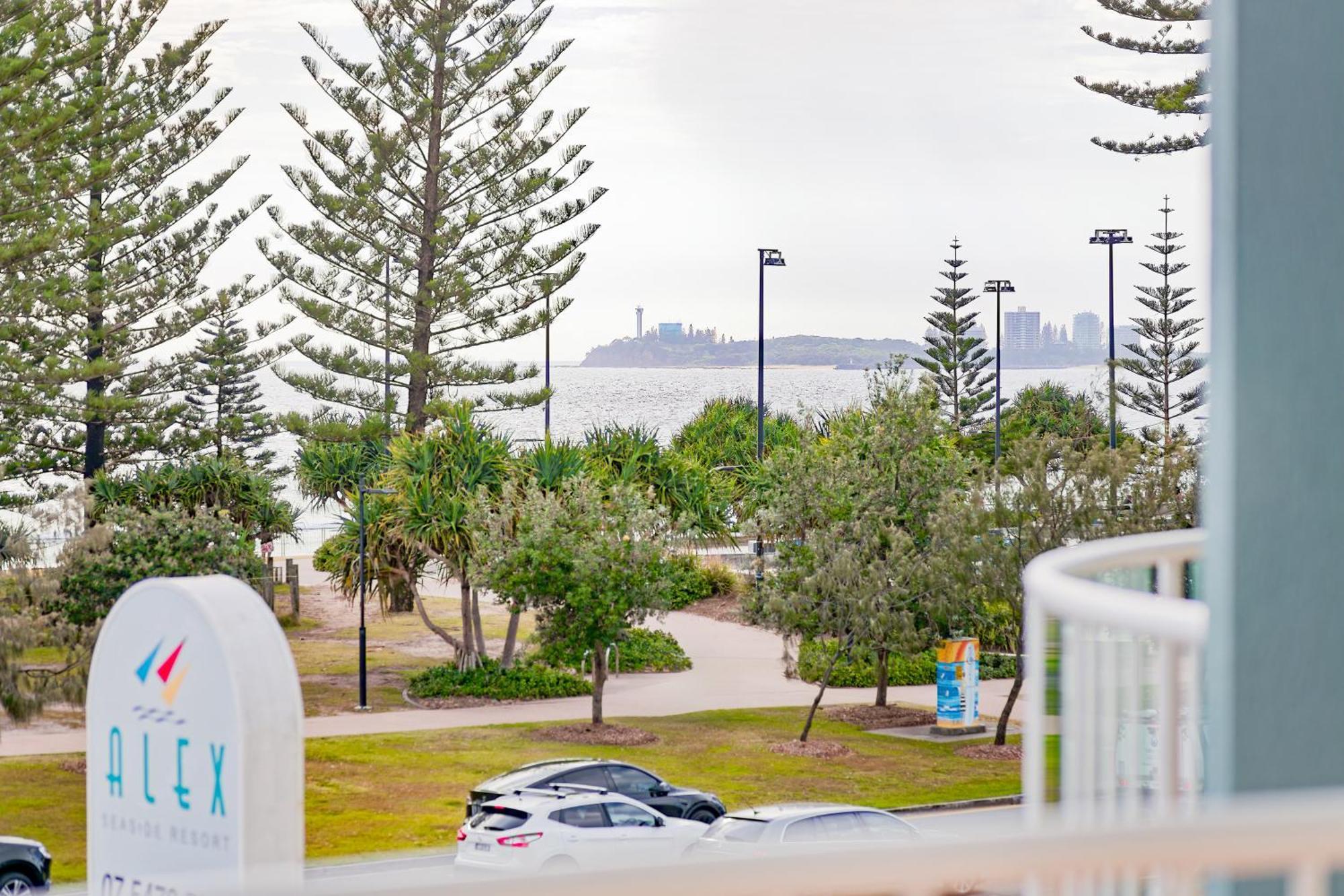 Alex Seaside Resort Alexandra Headland Exterior photo